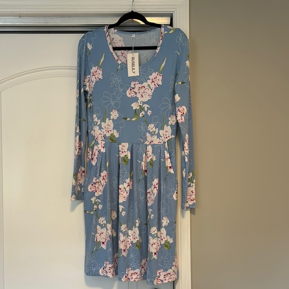auselily Dresses & Skirts - NWT Blue Floral Long Sleeve Dress